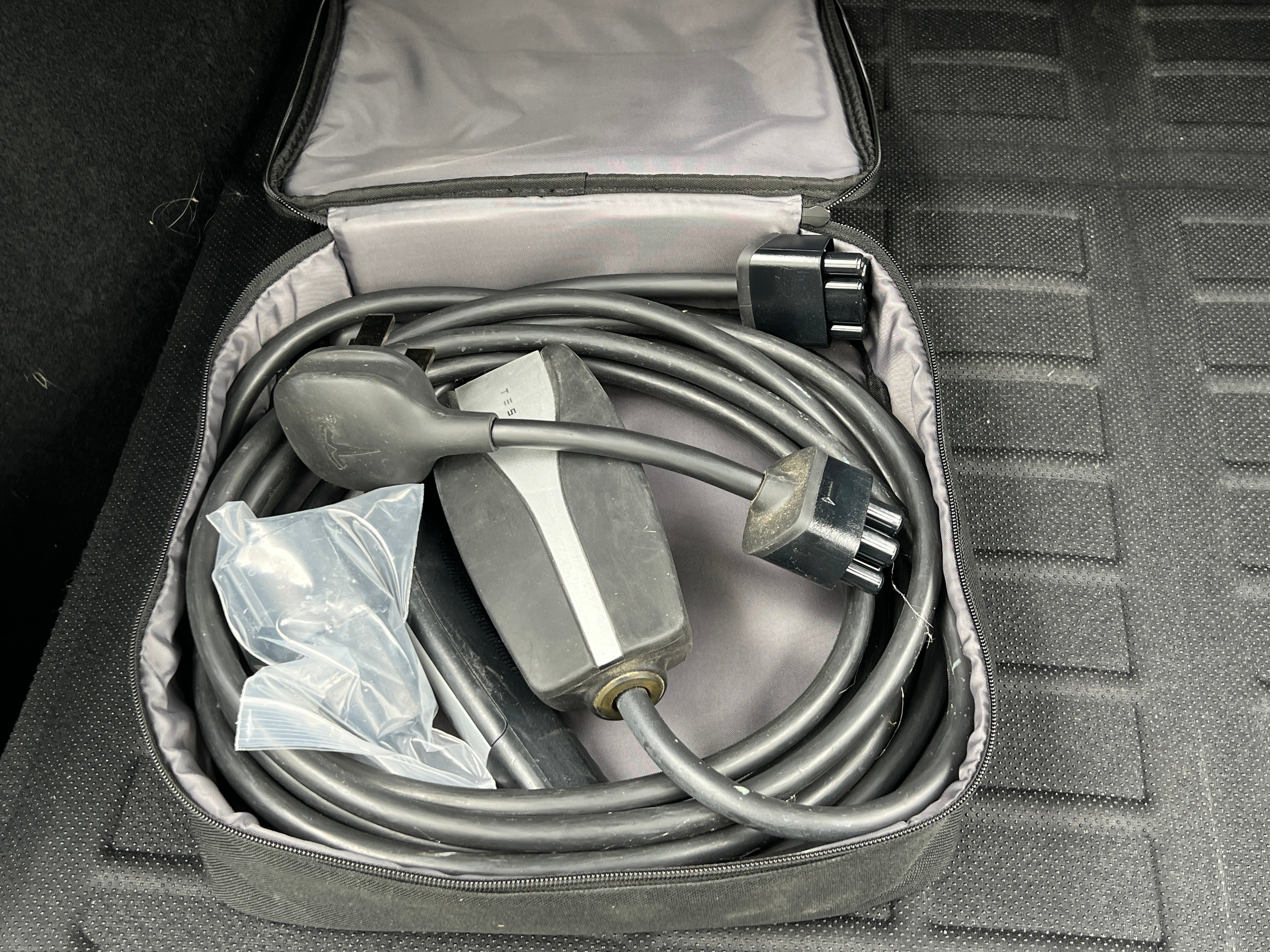 tesla model y 2023 7SAYGDEE1PF738026 image tesla model y 2023 7SAYGDEE1PF738026 image